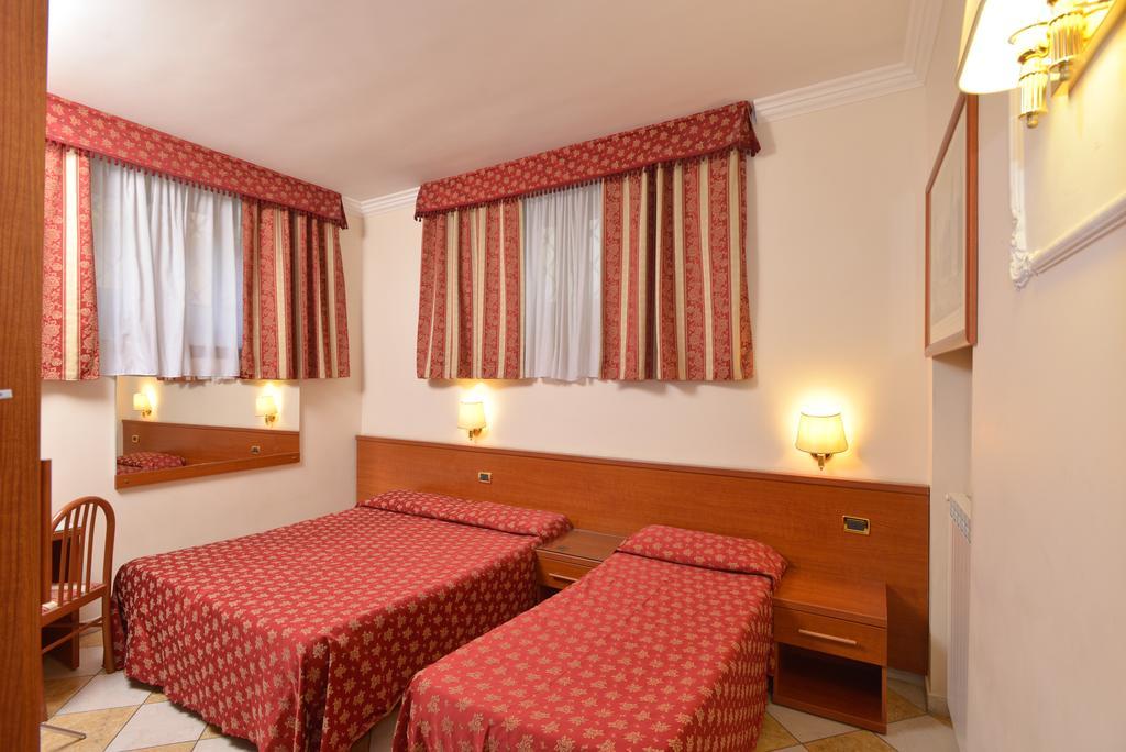 Hotel Chicago Rome Exterior photo